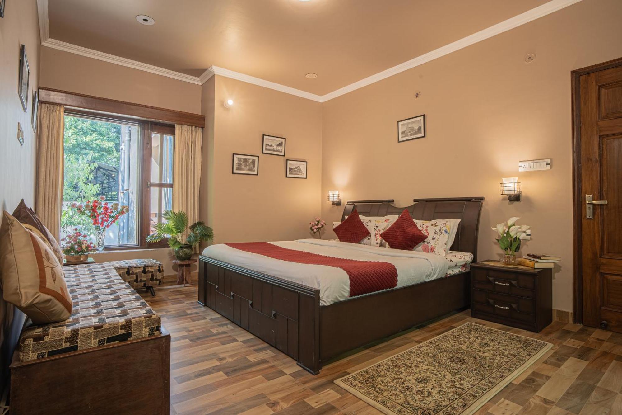 Vienna Forest Villa ナイニタール エクステリア 写真