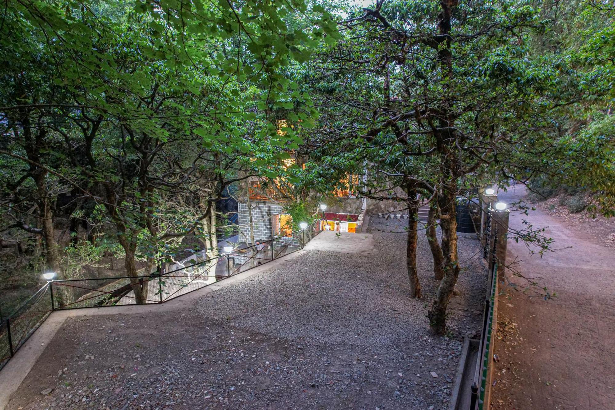 Vienna Forest Villa ナイニタール エクステリア 写真